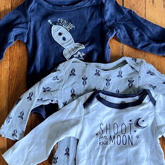 Long-sleeved space onesie bundle, Rocket, Moon - 9-12 months, Yoga Sprout - Picture 2 of 5